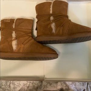 Shearling boots